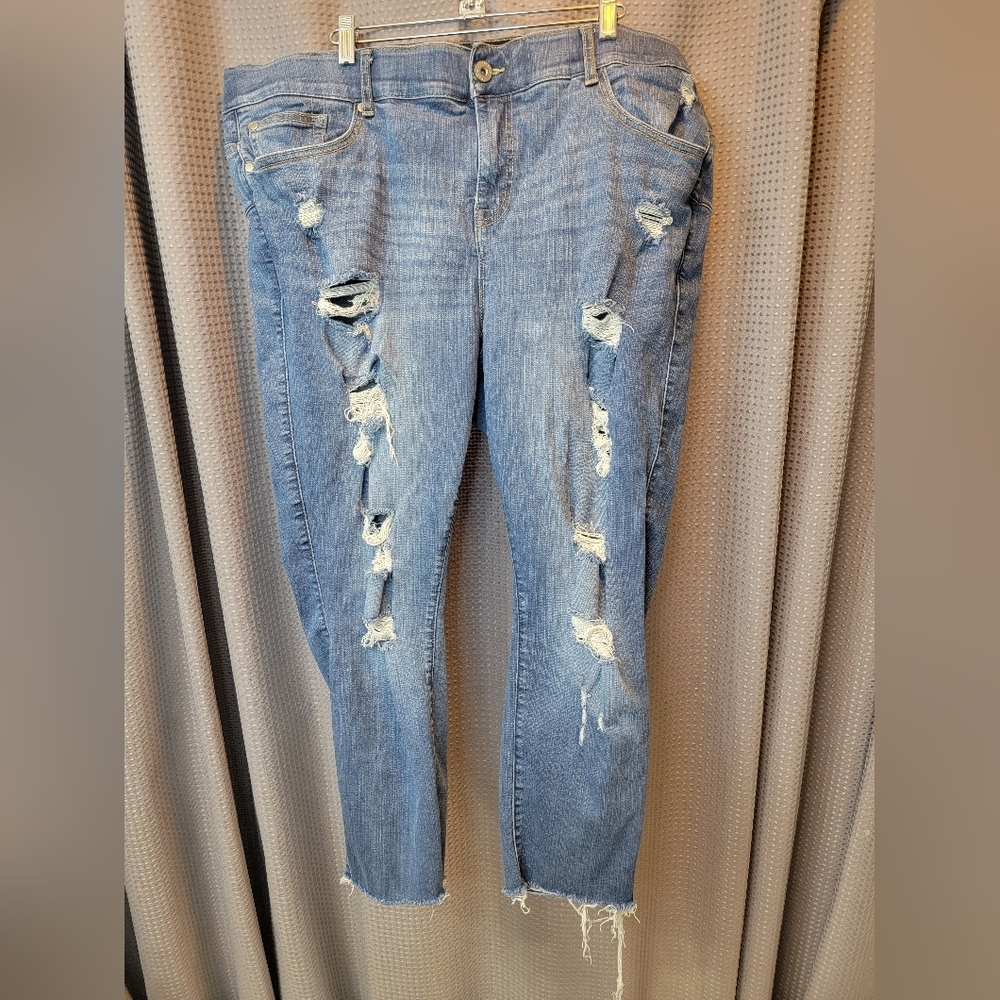Torrid Bombshell Skinny Distressed Jeans Ankle/Crop Size 22 R